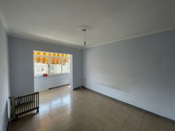 Tirane, shitet apartament 1+1+Aneks+Ballkon , 52 m² 66.000 € (Rruga Ali Demi)