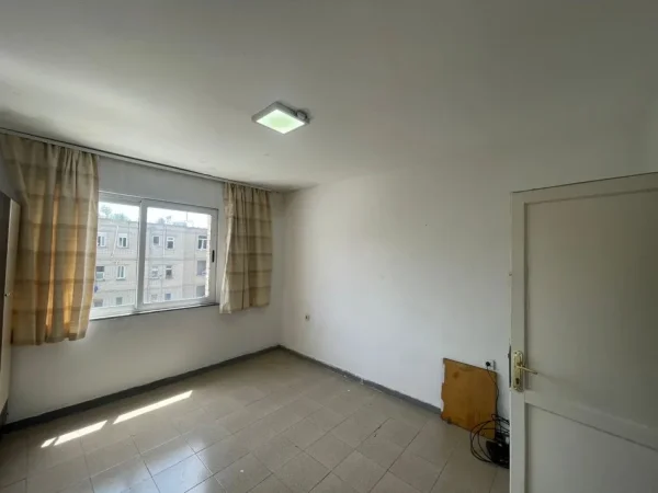 Tirane, shitet apartament 1+1+Aneks+Ballkon , 52 m² 66.000 € (Rruga Ali Demi)
