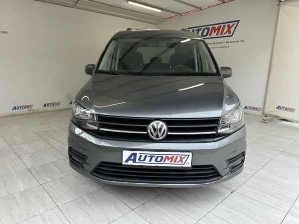 Tirane, shes makine VW CADDY Nafte, gri e erret manuale Klima 147.000 km 13.900 €