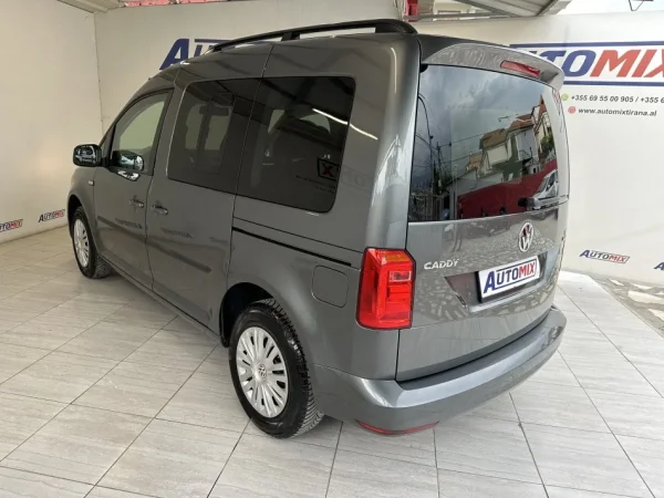 Tirane, shes makine VW CADDY Nafte, gri e erret manuale Klima 147.000 km 13.900 €