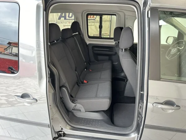 Tirane, shes makine VW CADDY Nafte, gri e erret manuale Klima 147.000 km 13.900 €