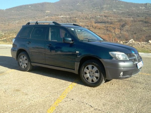 Tirane, SUV | Fuoristrad | Xhip Mitsubishi Outlander Benzin+Gaz, blu automatik Kondicioner 231.000 km 4000 €