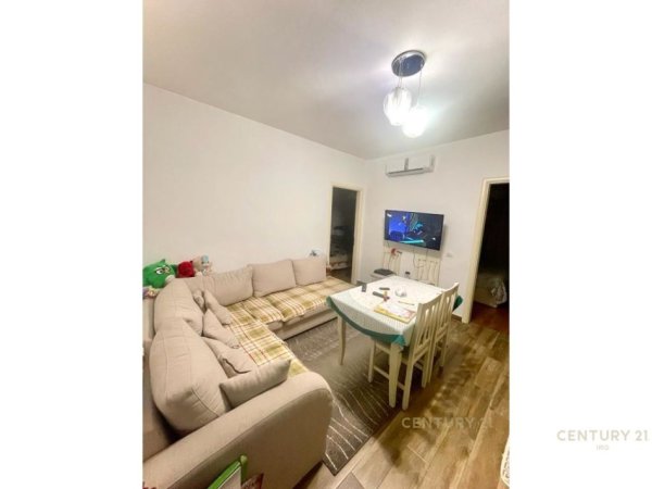 Tirane, shitet apartament Kati 4, 80 m² 