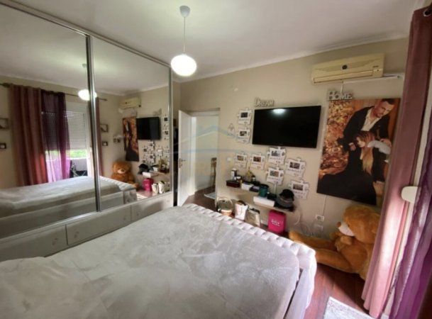Tirane, shitet apartament 2+1+Ballkon Kati 3, 101 m² 260.000 € (Rruga Elbasanit)