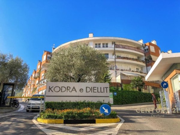 Tirane, jepet me qera apartament 1+1 Kati 5, 125 m² 650 € (Kodra e Diellit)