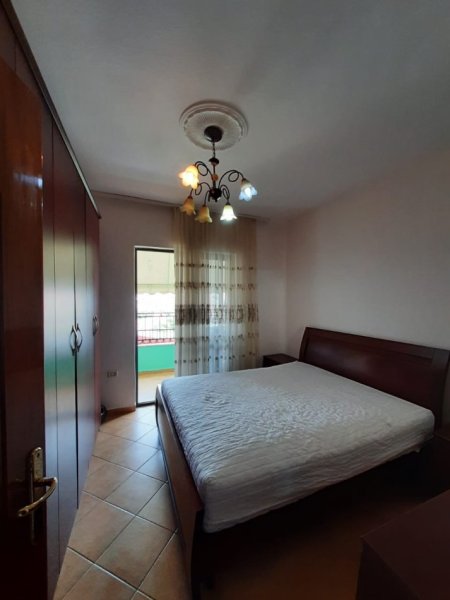 Tirane, jap me qera apartament 2+1 Kati 5, 95 m² 600 € (Qender)