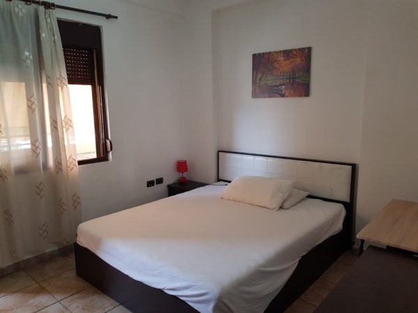 Tirane, jepet me qera apartament 3+1+Ballkon Kati 6, 100 m² 700 € (Mine Peza)
