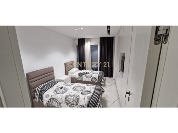 Tirane, jepet me qera apartament 2+1 Kati 4, 98 m² 750 € (Ish Hipoteka)