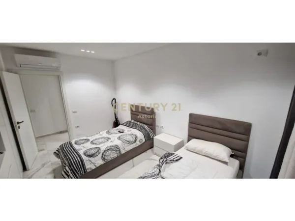 Tirane, jepet me qera apartament 2+1 Kati 4, 98 m² 750 € (Ish Hipoteka)