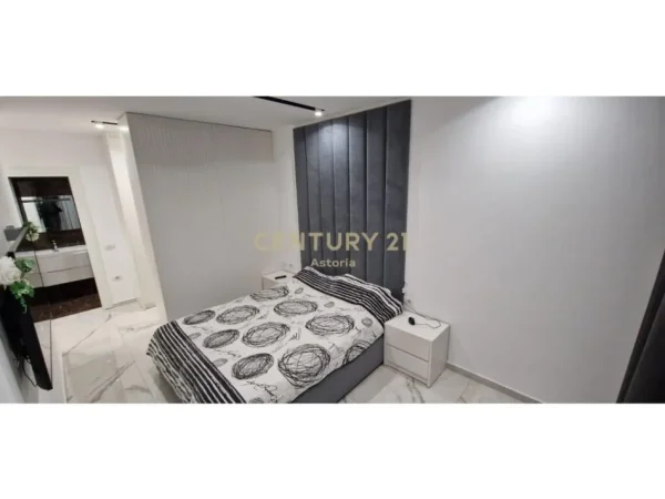 Tirane, jepet me qera apartament 2+1 Kati 4, 98 m² 750 € (Ish Hipoteka)