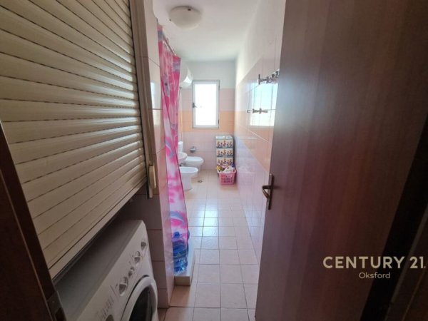 Tirane, jepet me qera apartament 2+1 Kati 5, 75 m² 400 € (Materniteti Ri)
