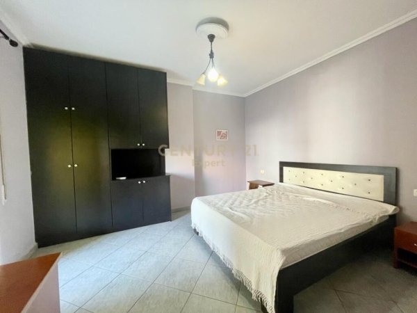 Tirane, jepet me qera apartament 2+1+Ballkon Kati 3, 100 m² 350 € (Fresk)