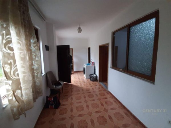 Tirane, jepet me qera apartament 2+1 Kati 1, 100 m² 401 € (Jordan Misja)