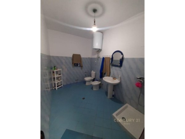 Tirane, jepet me qera apartament 2+1 Kati 1, 100 m² 401 € (Jordan Misja)