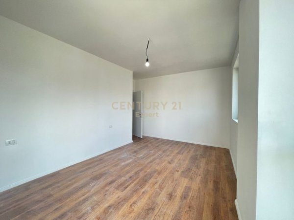 Tirane, jepet me qera apartament 2+1+Ballkon Kati 3, 107 m² 450 € (Astir)