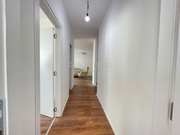 Tirane, jepet me qera apartament 2+1+Ballkon Kati 3, 107 m² 450 € (Astir)