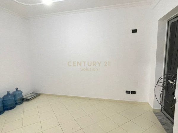 Tirane, jepet me qera zyre Kati 3, 92 m² 400 € (Teodor keko)