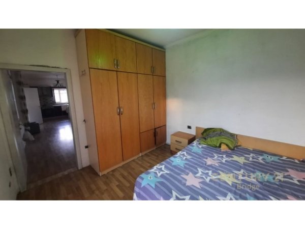 Tirane, jepet me qera apartament 2+1 Kati 1, 100 m² 400 € (Laprake)