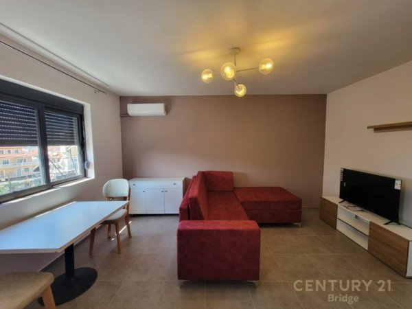 Tirane, jap me qera apartament 1+1 Kati 5, 54 m² 390 € (Allias)