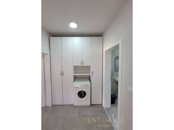 Tirane, jap me qera apartament 1+1 Kati 5, 54 m² 390 € (Allias)