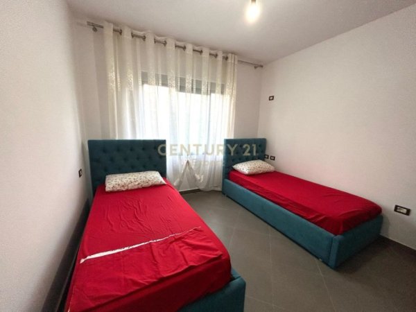 Tirane, jepet me qera apartament 2+1 Kati 4, 92 m² 430 € (Fresk)