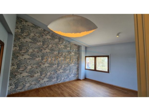 Tirane, shitet Vile 2 Katshe Kati 1, 1.050 m² 1.299.000 € (Rruga e Vilave)