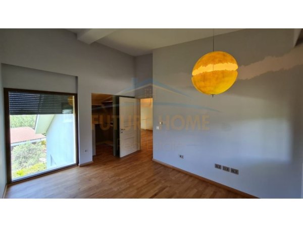 Tirane, shitet Vile 2 Katshe Kati 1, 1.050 m² 1.299.000 € (Rruga e Vilave)