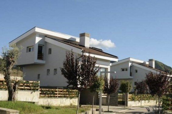 Tirane, shitet Vile 2 Katshe Kati 2, 271 m² 650.000 € (Rruga e vilave)