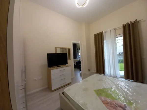 Tirane, jepet me qera apartament 1+1+Ballkon Kati 0, 60 m² 530 € (Kodra e Diellit)