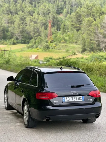 Elbasan, shes me portobagazh AUDI A4 Benzin+Gaz, e zeze automatik Kondicioner 270.000 km