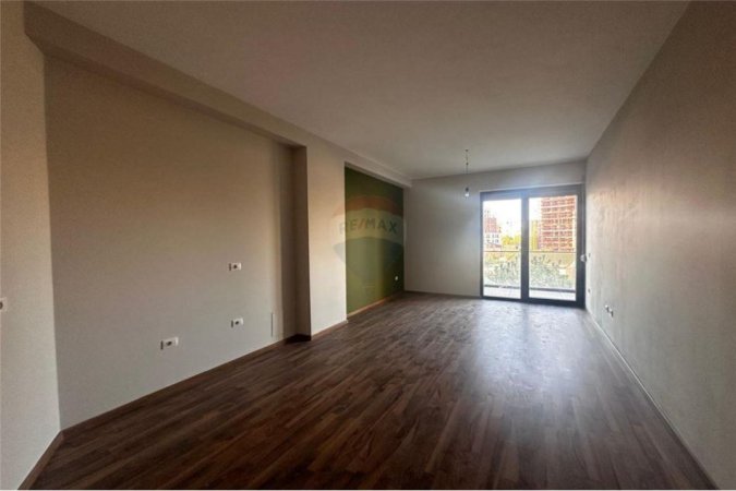 Tirane, shitet apartament 1+1+Ballkon, Kati 4, 74 m² 126,000 € (Fusha e Aviacionit)