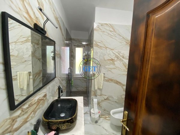 Durres, jepet me qera apartament 2+1+Ballkon Kati 1, 90 m² 400 € (Vila Zogut, Durres)