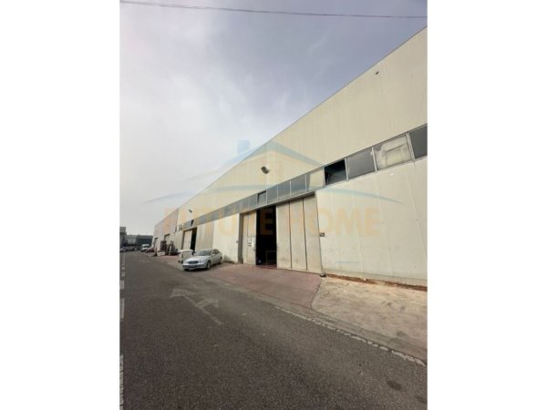 Durres, shitet garazh Kati 0, 4.118 m² 3.000.000.000 € (AUTOSTRADA TIRANE-DURRES)