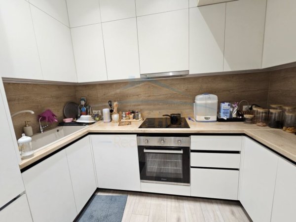 Durres, shitet apartament 2+1 Kati 3, 81 m² 134.000 € (LAGJA 3, DURRES)