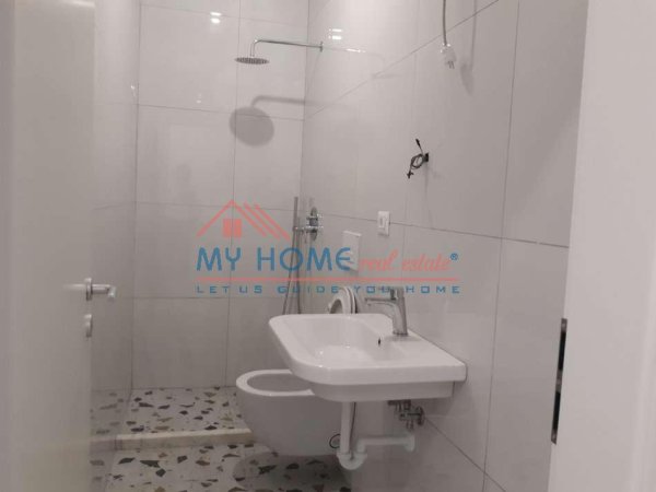 Tirane, shitet apartament 1+1+Ballkon Kati 3, 67 m² 90.000 € (Ali Demi)