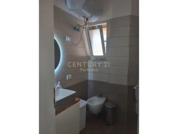 Tirane, shitet apartament 2+1+Ballkon Kati 6, 116 m² 115.000 € ("Muhamet Deliu" tek Fresku, stacioni parafundit i Porcelanit)