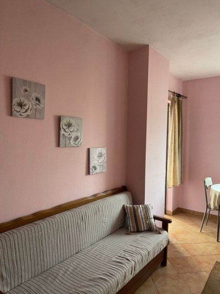 Tirane, jepet me qera apartament 1+1+Ballkon Kati 4, 77 m² 375 € (Komuna e Parisit)
