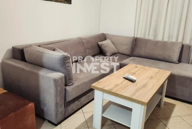 Tirane, jepet me qera apartament 2+1 Kati 1, 171 m² 450 € (Ali Demi)