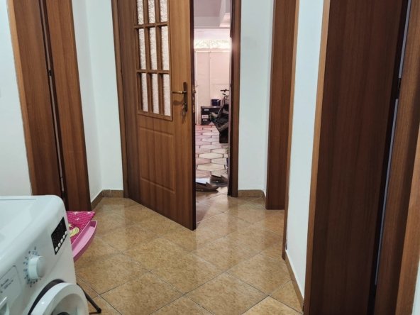 Tirane, jepet me qera apartament 2+1 Kati 1, 171 m² 450 € (Ali Demi)
