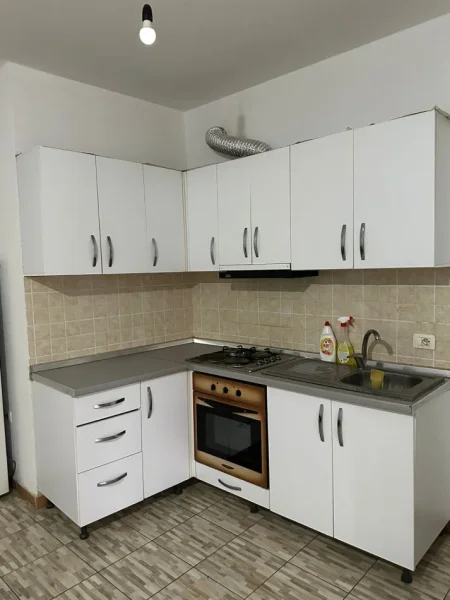 Tirane, jepet me qera apartament 1+1+Ballkon Kati 6, 50 m² 35.000 € (Rruga Mikel Maruli)