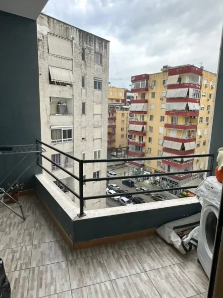 Tirane, jepet me qera apartament 1+1+Ballkon Kati 6, 50 m² 35.000 € (Rruga Mikel Maruli)