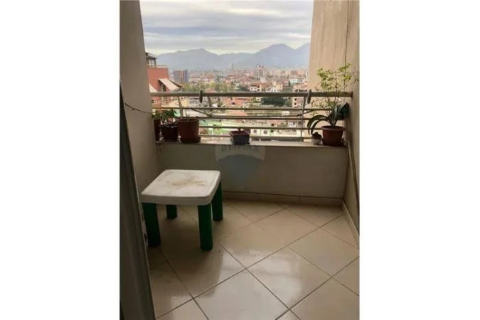 Tirane, jepet me qera apartament Kati 3, 100 m² 450 € 