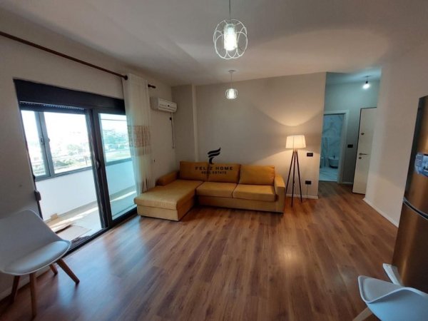 Tirane, jepet me qera apartament 1+1 Kati 4, 70 m² 380 € (LAPRAKE)