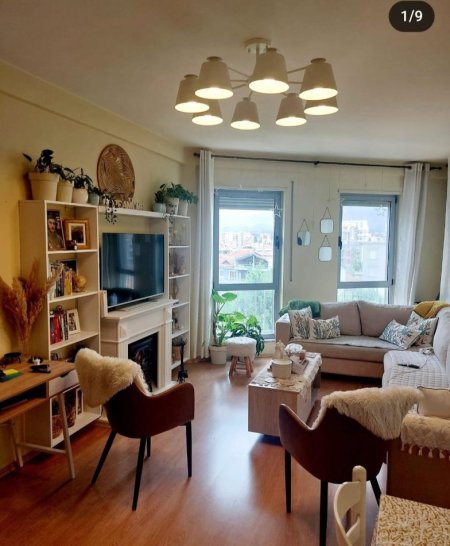 Tirane, shitet apartament 2+1+Ballkon Kati 5, 95 m² 145.000 € (Globe, Rruga e Kavajes)