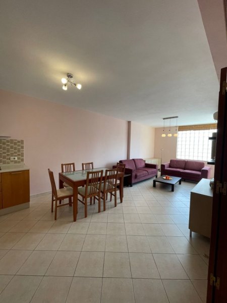 Tirane, jepet me qera apartament 2+1 Kati 3, 100 m² 800 € (Pazari i ri)