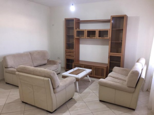 Tirane, jepet me qera apartament 2+1 Kati 2, 110 m² 310 € (Rruga Gani Toptani)