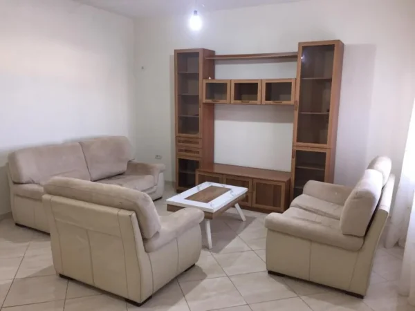Tirane, jepet me qera apartament 2+1 Kati 2, 110 m² 310 € (Rruga Gani Toptani)