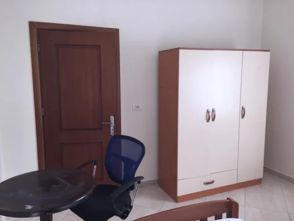 Tirane, jepet me qera apartament 2+1 Kati 2, 110 m² 310 € (Rruga Gani Toptani)