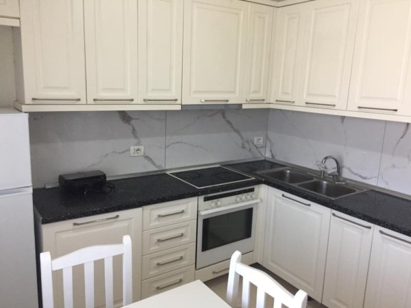Tirane, jepet me qera apartament 2+1 Kati 2, 110 m² 310 € (Rruga Gani Toptani)