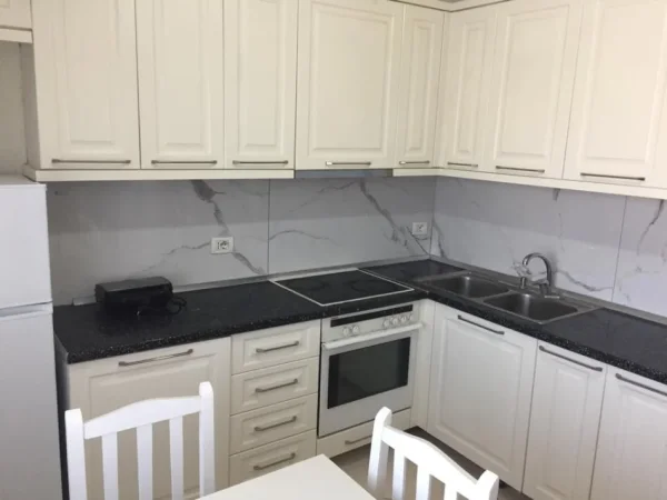 Tirane, jepet me qera apartament 2+1 Kati 2, 110 m² 310 € (Rruga Gani Toptani)